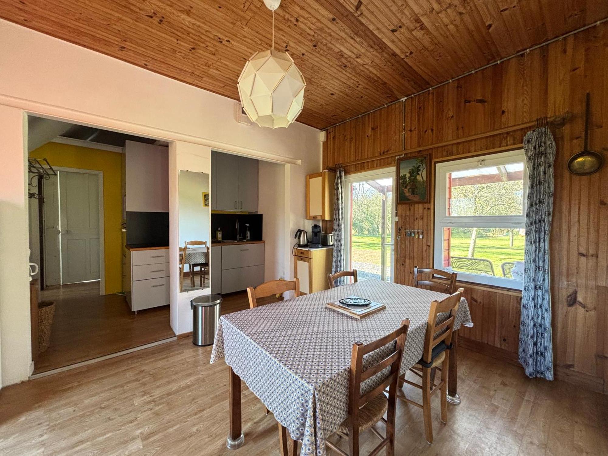 Maison De Campagne Lumineuse Spacieuse Dans Impasse Au Calme A Proximite D'Un Chateau Deux Verandas Grand Jardin Cabane Pour Velos, Pres Port En Bessin Et Bayeux, Proche Plages Du Debarquement Commes Εξωτερικό φωτογραφία