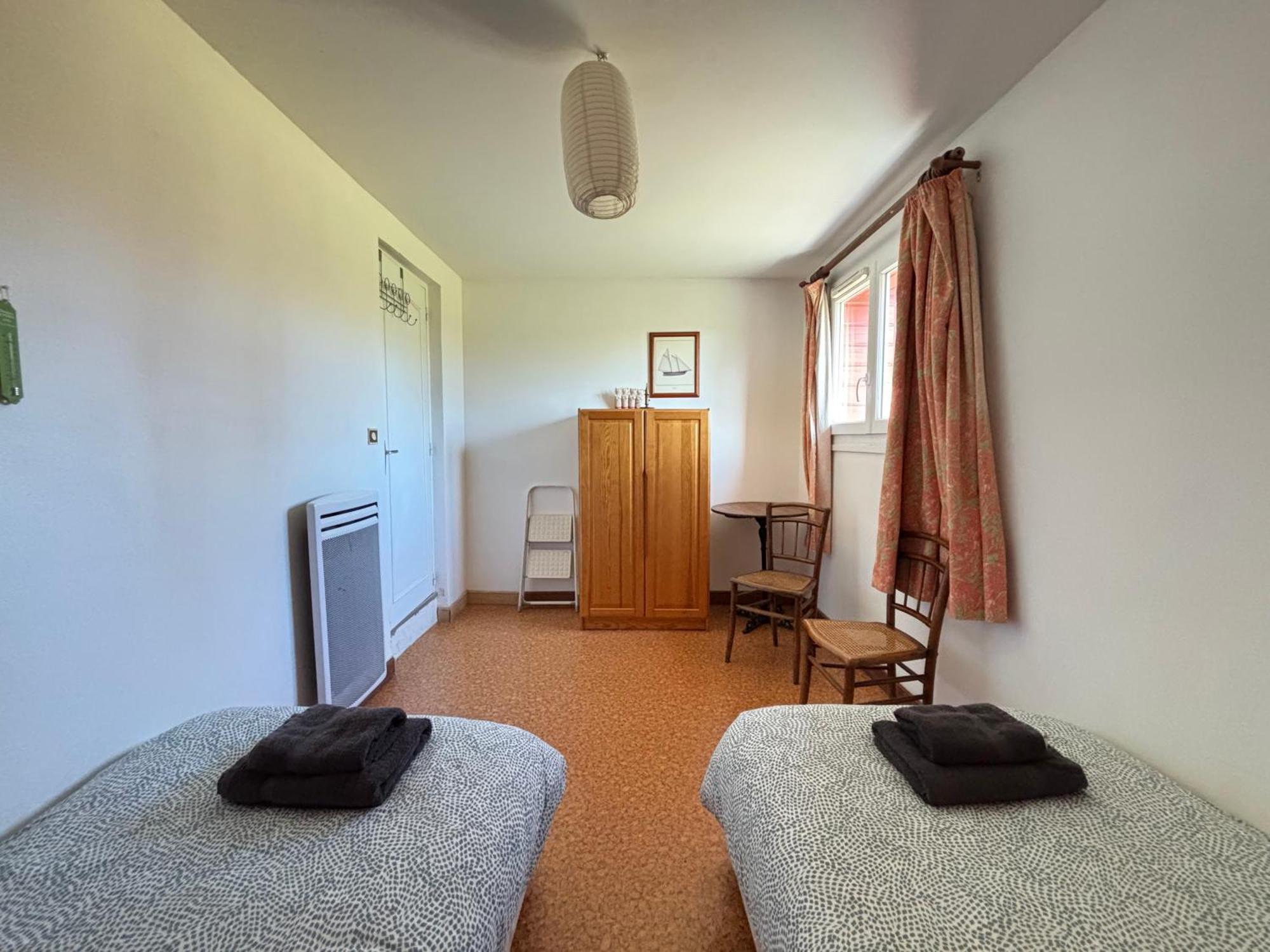 Maison De Campagne Lumineuse Spacieuse Dans Impasse Au Calme A Proximite D'Un Chateau Deux Verandas Grand Jardin Cabane Pour Velos, Pres Port En Bessin Et Bayeux, Proche Plages Du Debarquement Commes Εξωτερικό φωτογραφία